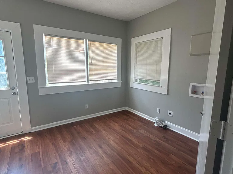 920 Lamore St — Photo 23