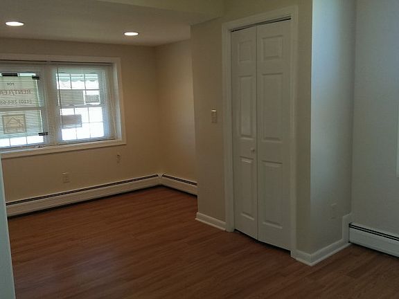 4th image of 6729 Youngstown Ave APT A