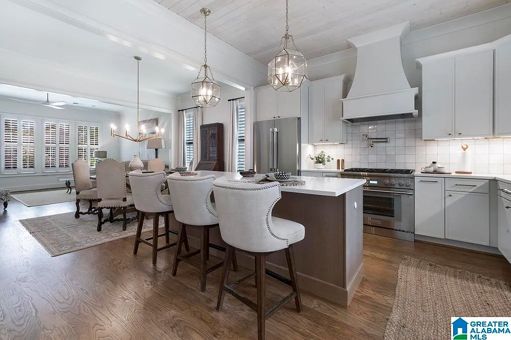 4 bed, 3.5 bath, $3,800 — Photo 3