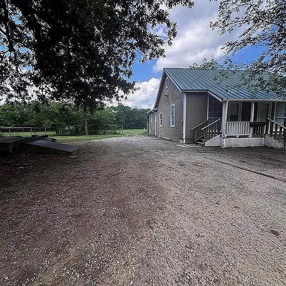 3 bed, 1120 sqft, $1,500 — Photo 2