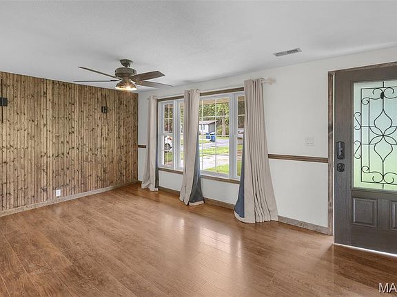 4th image of 1006 Perkins St