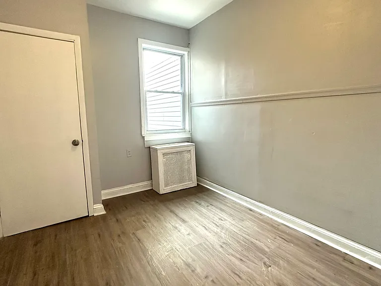 1452 S 27th St — Photo 14