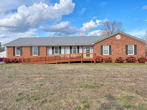 2nd image of 421 Blackstock Rd