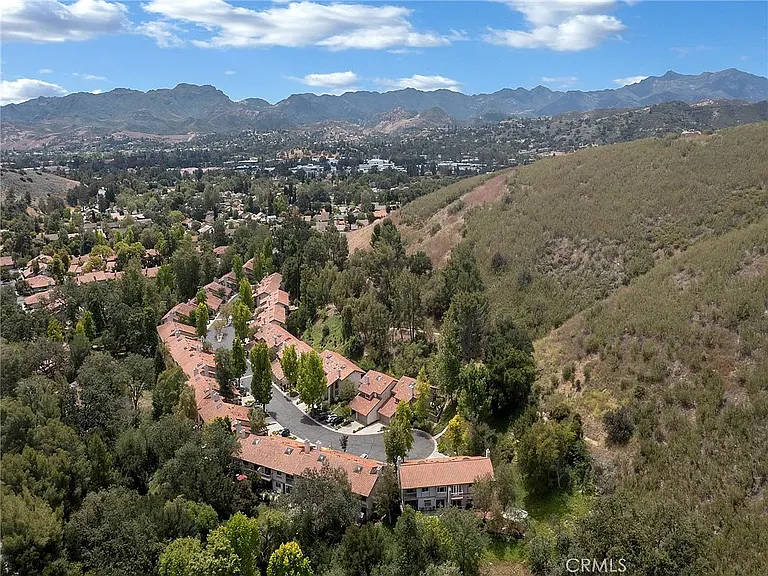 724 Valley Dr — Photo 26
