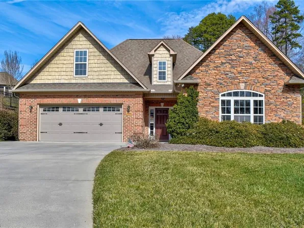 109 Gentle Pond Ct, Winston Salem, NC 27107