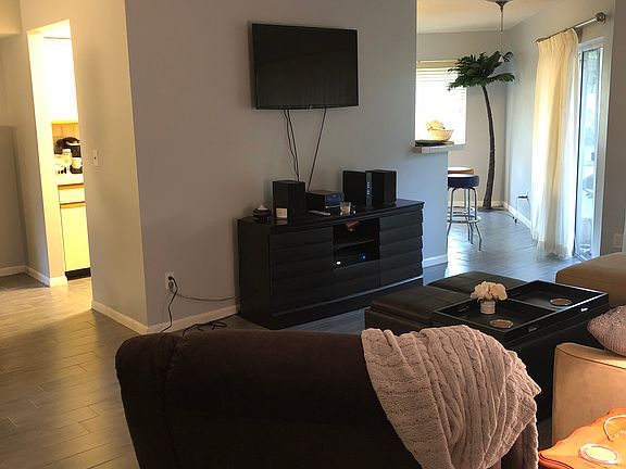 4th image of 9224 NW 9th Pl