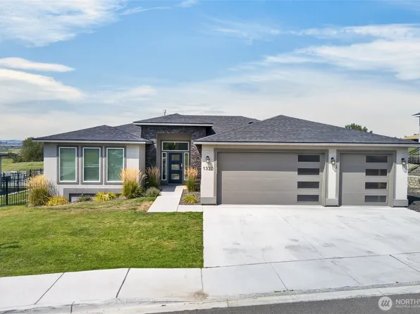 1320 W Pax Court, Sunnyside, WA 98944