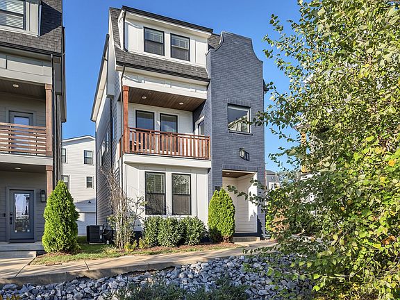 3rd image of 530 Edwin St Unit 8