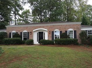 10 Brandon Ridge Dr, Sandy Springs, GA 30328