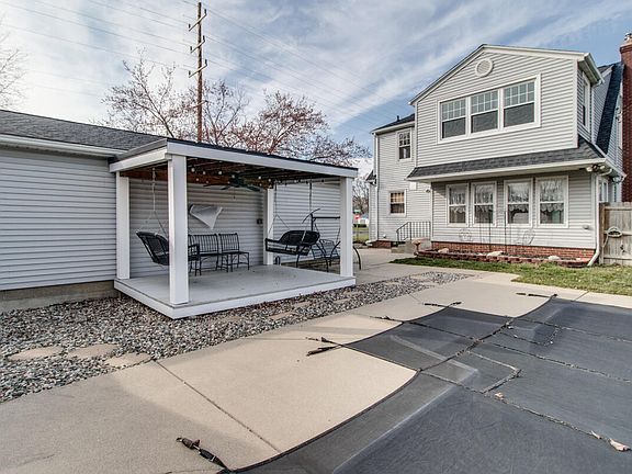 2nd image of 1027 W Highland Blvd