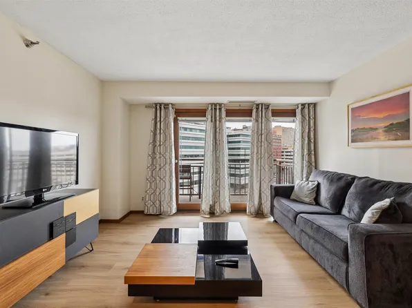 300 Walnut St Unit 707, Des Moines, IA 50309