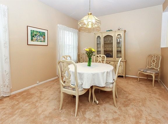 5th image of 678 San Diego Pl