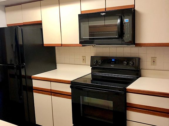 3rd image of 1505 Cambria Dr