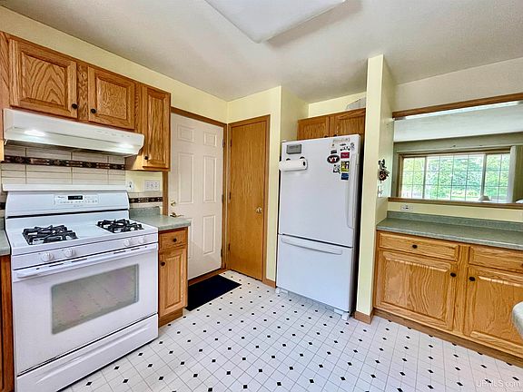 2nd image of 8805 Big Bear Dr