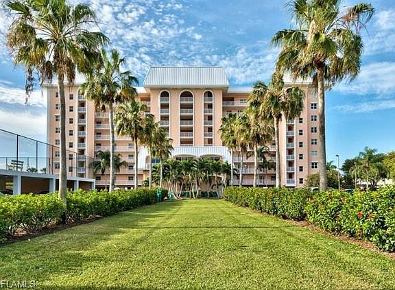 3rd image of 1020 S Collier Blvd APT 304