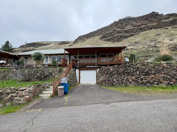 77 Bunn St, Wishram, WA 98673