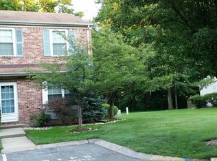 195 Liberty Bell Ct, North Brunswick, NJ 08902