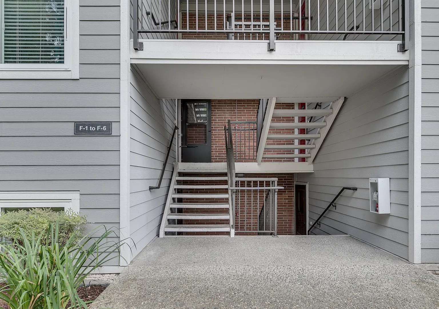 2 bed, 2.0 bath, 1030 sqft, $2,750 — Photo 3