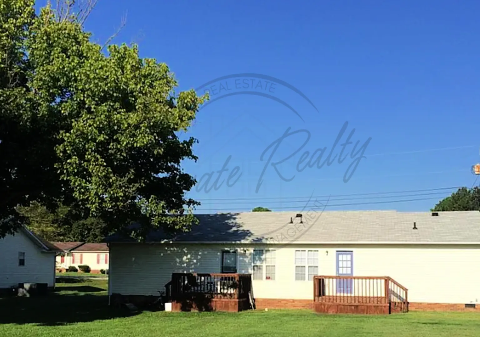 On Special: Three Bedroom Ranch With Appliances In Columbia! — Photo 2