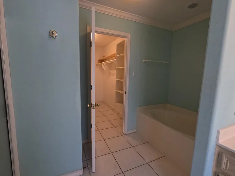 13554 Peseta Ct — Photo 11