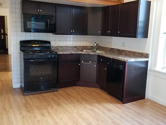 5th image of 2322 W Huron St APT 3R