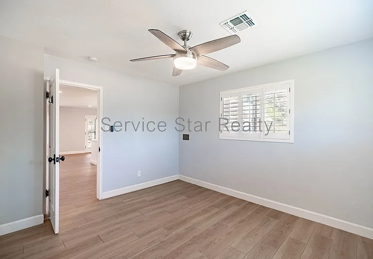 1946 E Rancho Dr — Photo 21