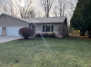 3237 Packer Ln, Manitowoc, WI 54220