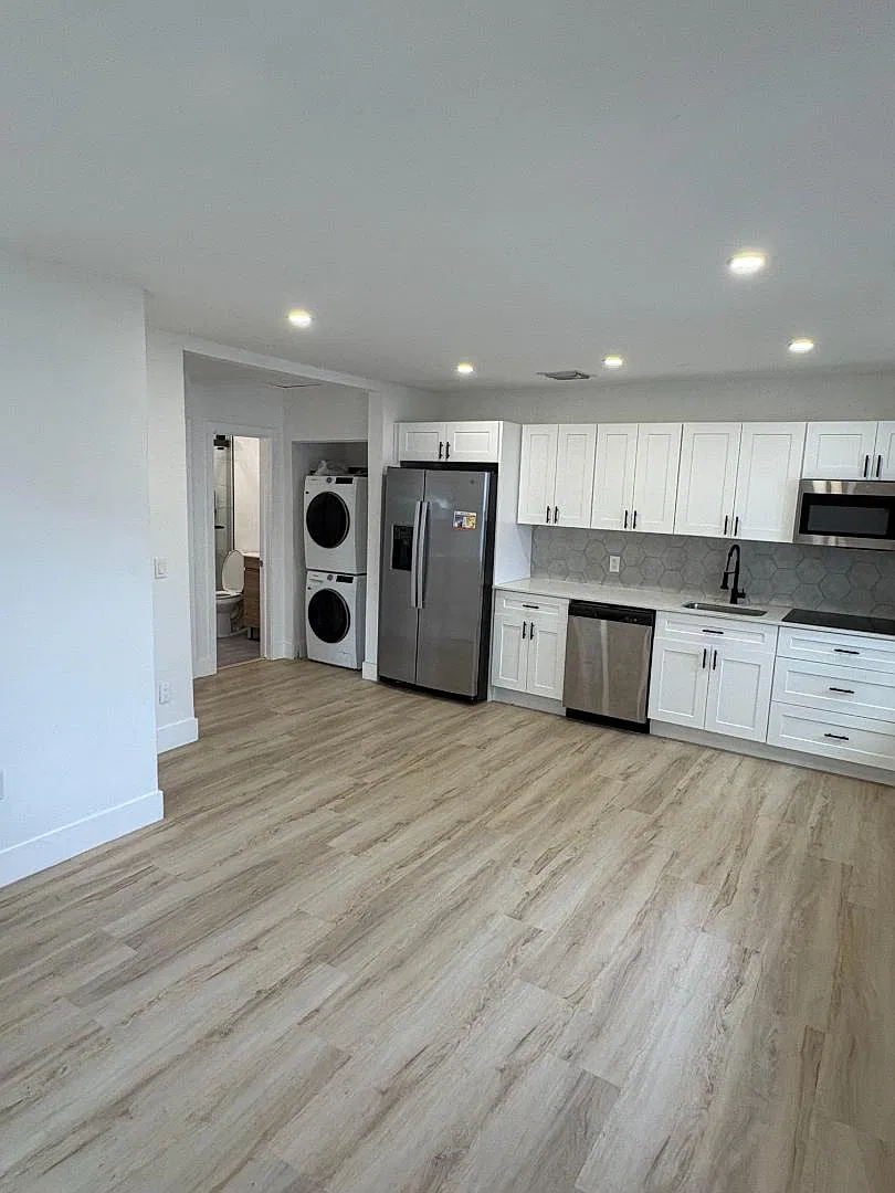 331 S Federal Hwy - Duplex Unit 2 — Photo 3