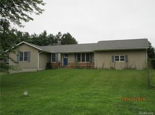 6221 Nicholson Rd, Fowlerville, MI 48836