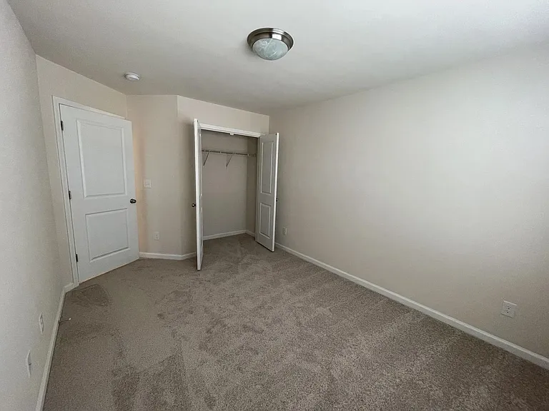 8099 Sheffield Dr — Photo 15