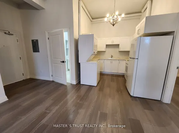 54 Main St S, Uxbridge, ON