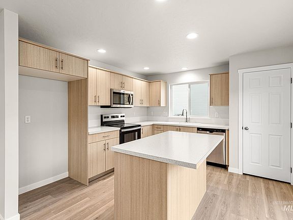4th image of 238 Caribou Ct