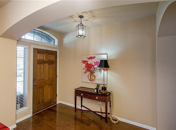 2nd image of 9237 Niles Ct