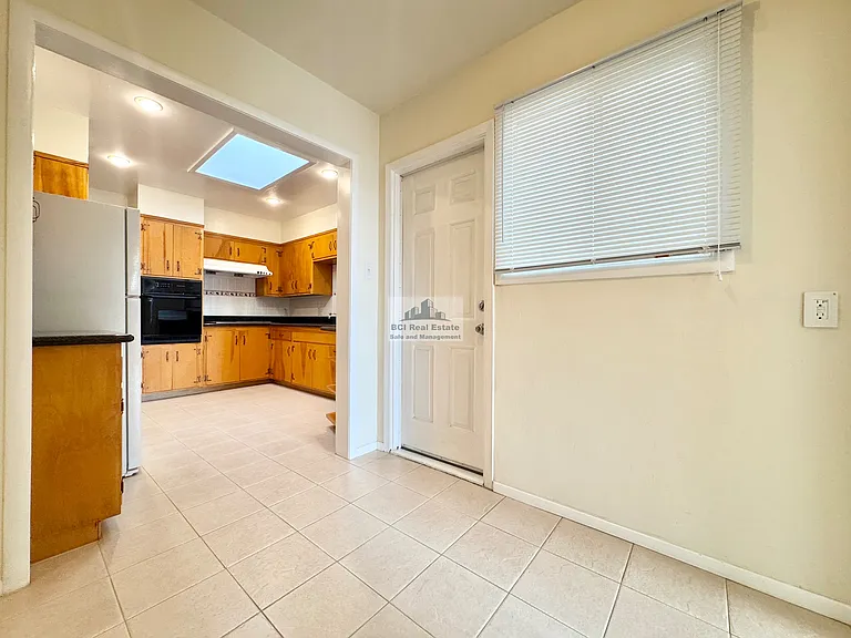 555 Silver Ave — Photo 12