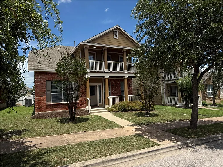 104 Lava Bed Dr — Photo 1