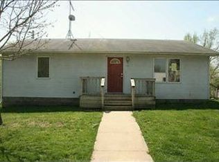 114 W North St, Lacona, IA 50139