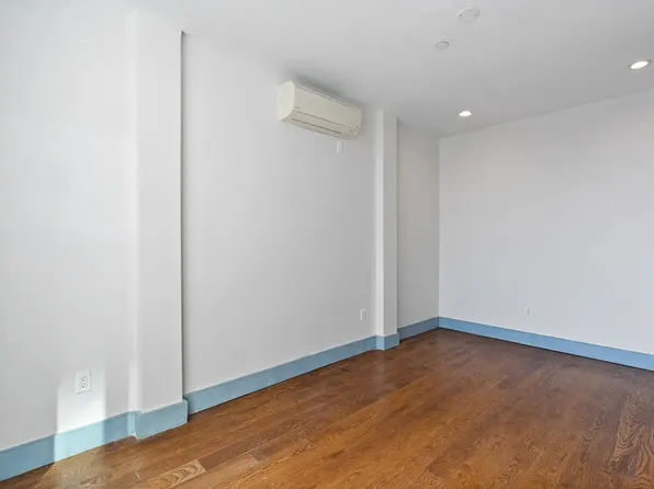 1053 New York Avenue image 13 of 13