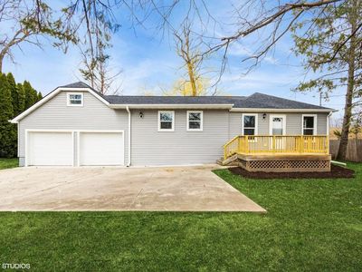 801 East Wisconsin AVENUE, Pewaukee, WI, 53072
