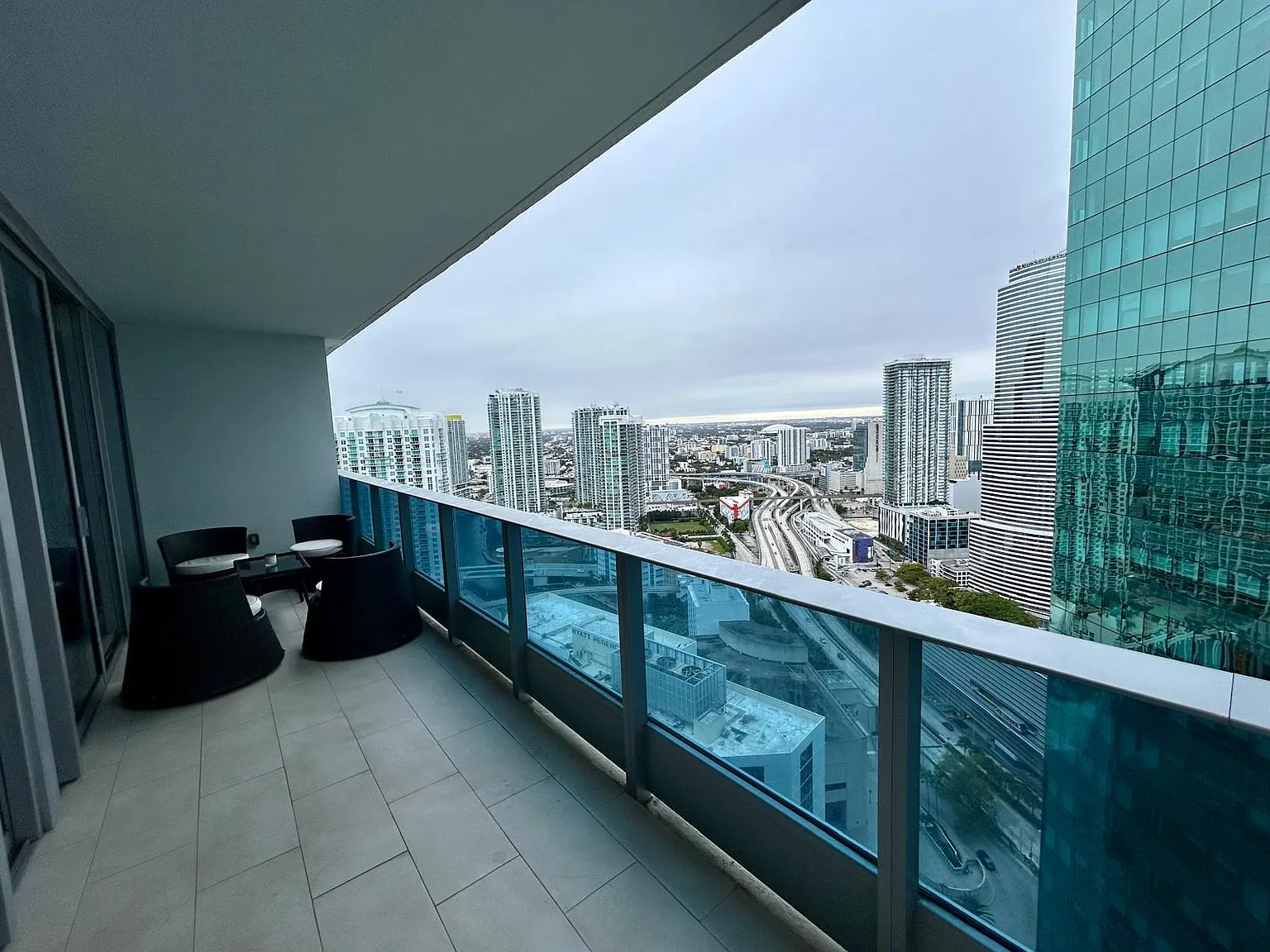 1 bed, 822 sqft, $3,800 — Photo 2