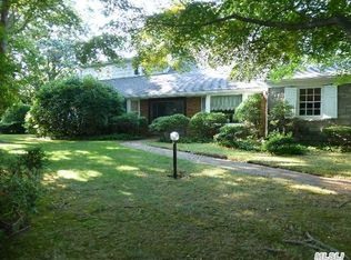 280 Bayberry Dr N, Hewlett, NY 11557