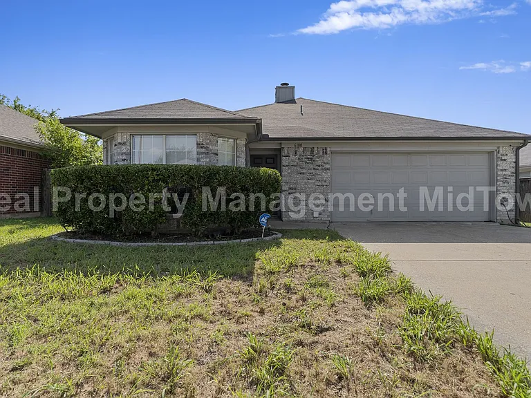 6100 Wall St — Photo 1