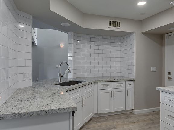 5th image of 5750 N 10th St Unit 1