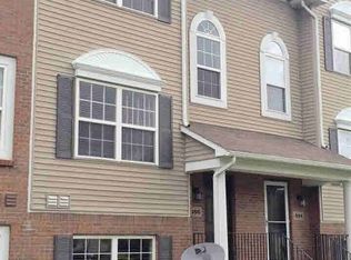 866 Eagle Dr, Fenton, MI 48430