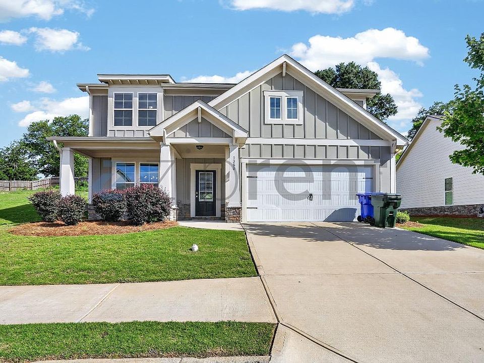 1st image of 1360 NE Slaton Manor Dr