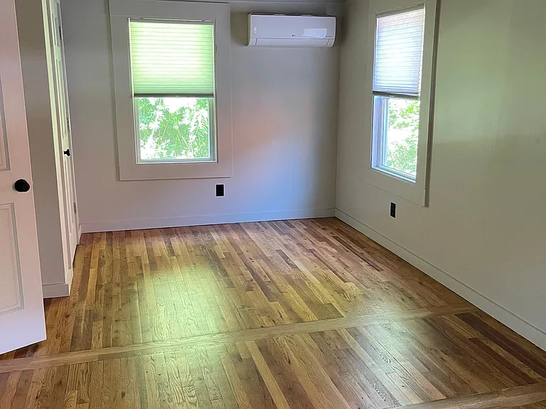 9587C Greenville Hwy — Photo 8