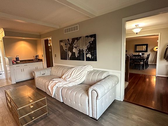 5th image of 10308 Hewn Oak Ct