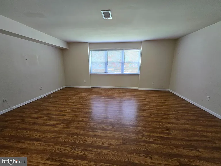 258 Violet Ct — Photo 7