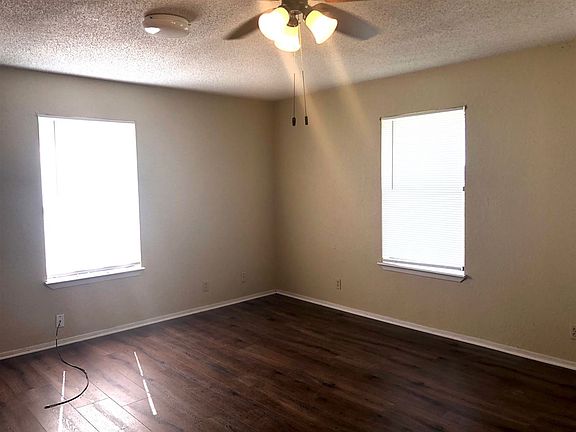 4th image of 490 County Road 43800