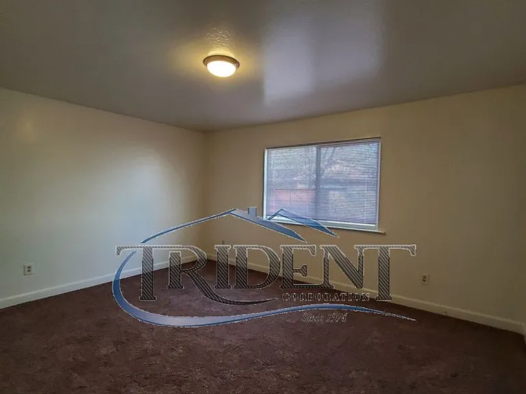 1821 Duplex Sierra Sierra #&-1825 — Photo 9