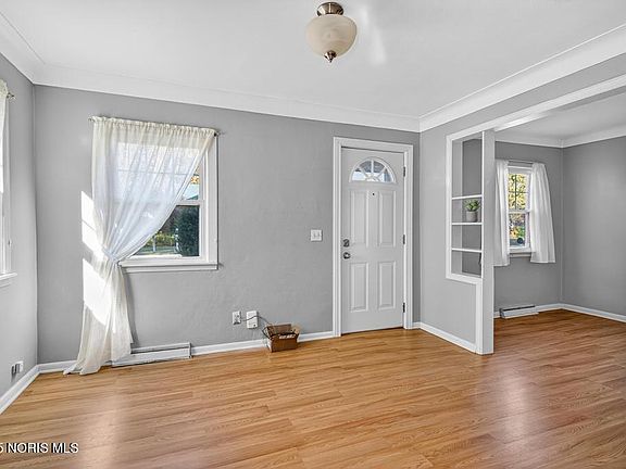 5th image of 10695 Woodland Ave
